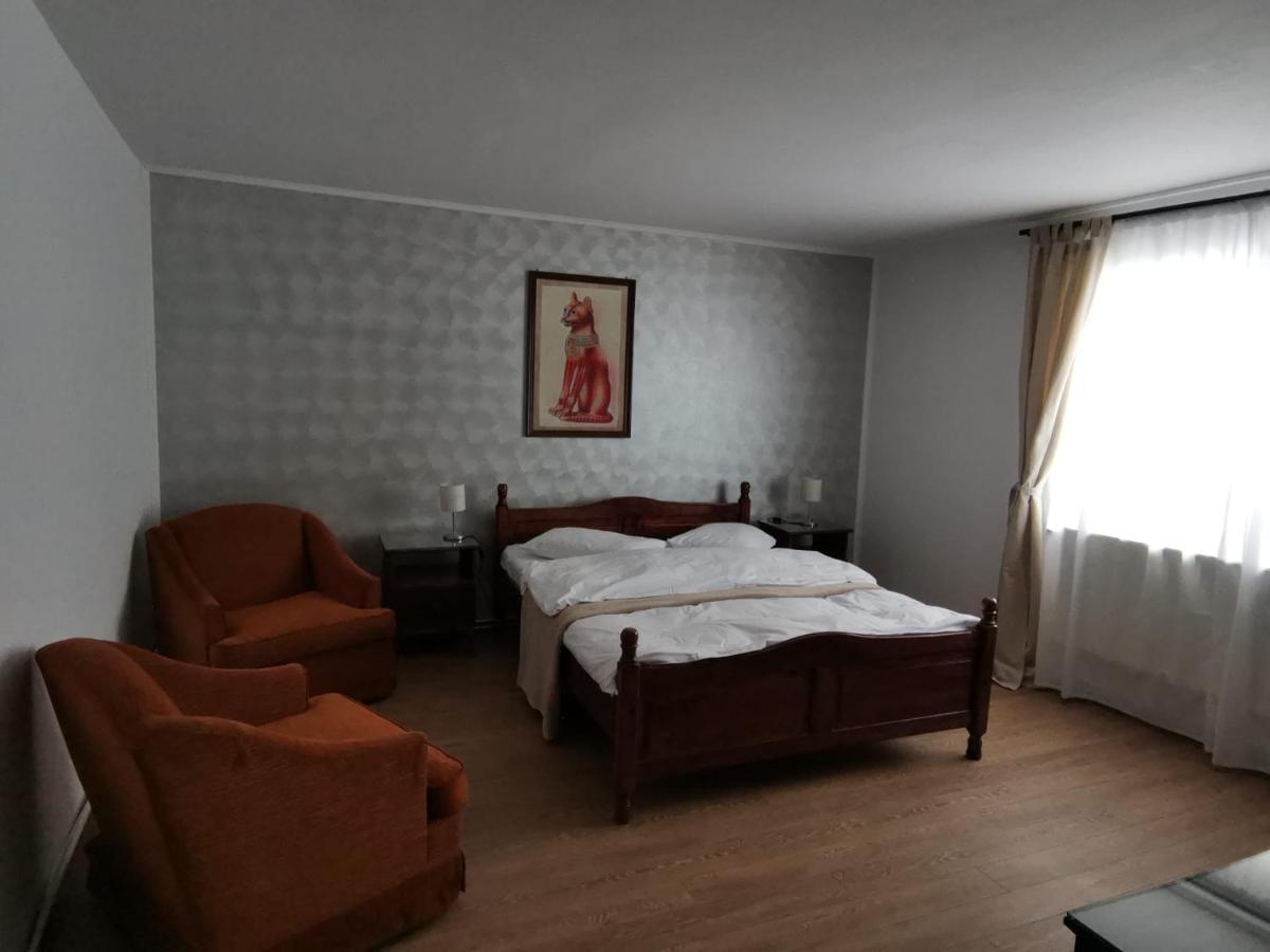Pensiunea Royal Ranca Buitenkant foto