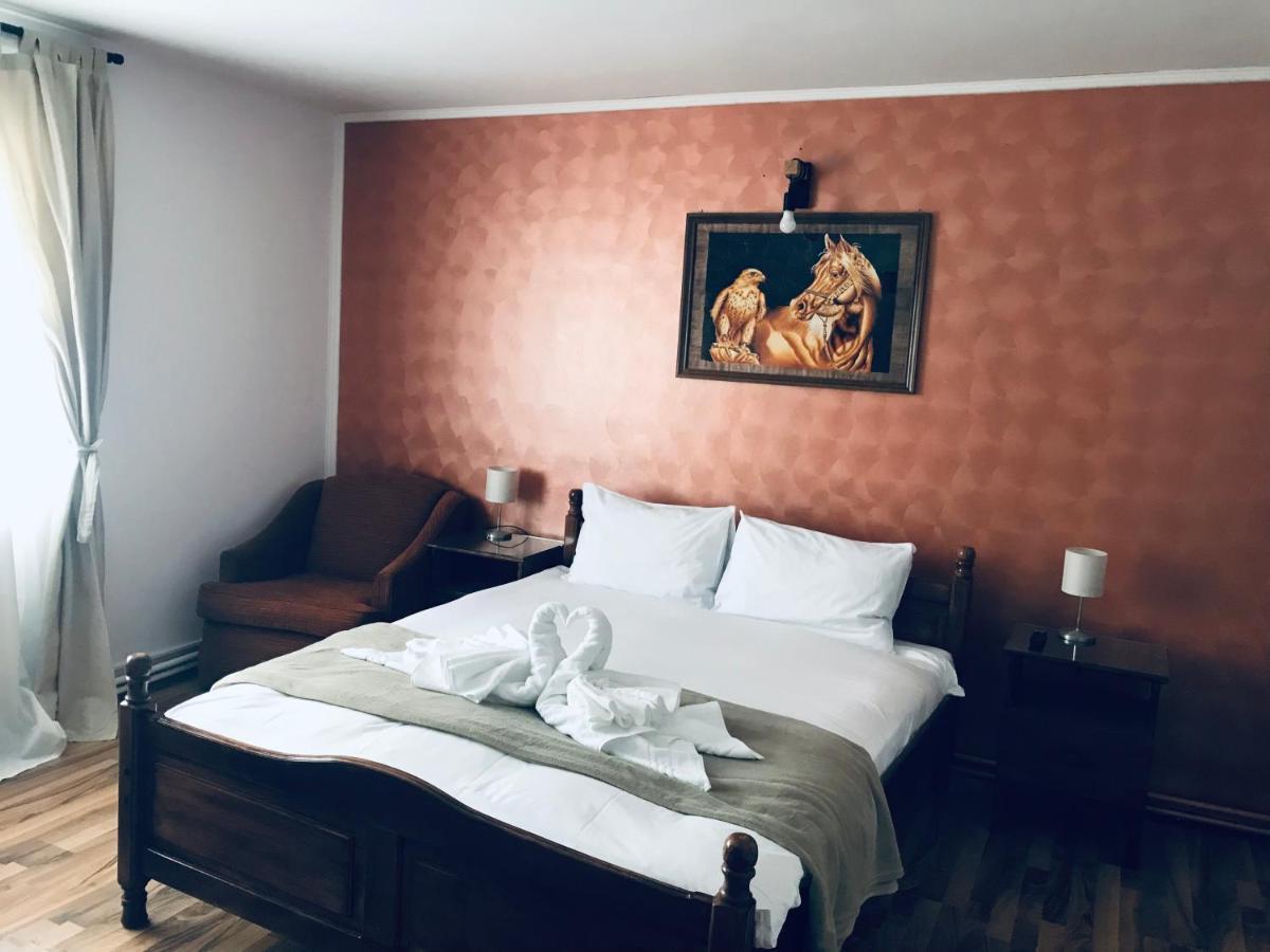 Pensiunea Royal Ranca Buitenkant foto