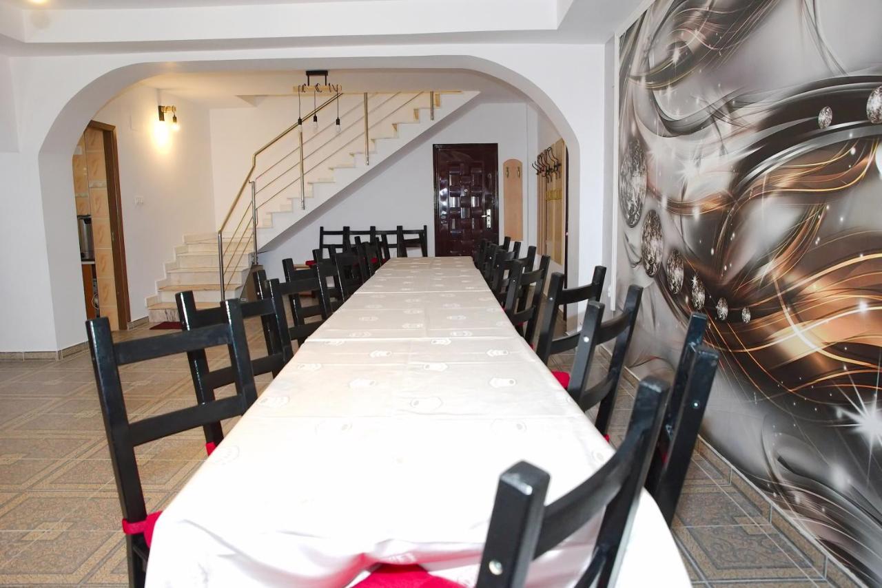 Pensiunea Royal Ranca Buitenkant foto