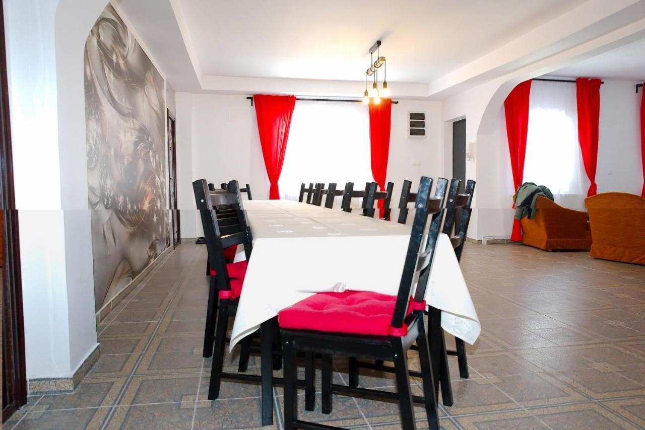 Pensiunea Royal Ranca Buitenkant foto